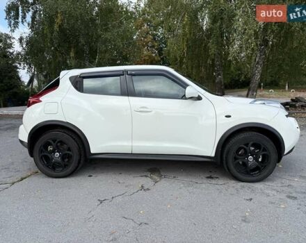 Белый Ниссан Жук, объемом двигателя 1.6 л и пробегом 175 тыс. км за 9000 $, фото 3 на Automoto.ua