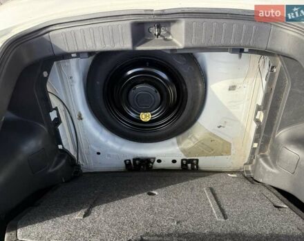 Белый Ниссан Жук, объемом двигателя 1.6 л и пробегом 175 тыс. км за 9000 $, фото 11 на Automoto.ua