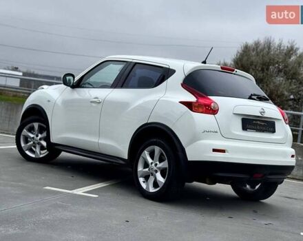 Белый Ниссан Жук, объемом двигателя 1.6 л и пробегом 115 тыс. км за 9900 $, фото 14 на Automoto.ua