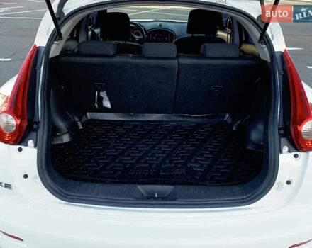 Белый Ниссан Жук, объемом двигателя 1.6 л и пробегом 87 тыс. км за 11000 $, фото 8 на Automoto.ua