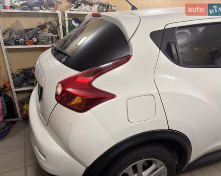 Ниссан Жук 2012 в Хмельницком на Automoto.ua Белый Ниссан Жук, объемом двигателя 1.6 л и пробегом 150 тыс. км за 7800 $, фото 5 на Automoto.ua
