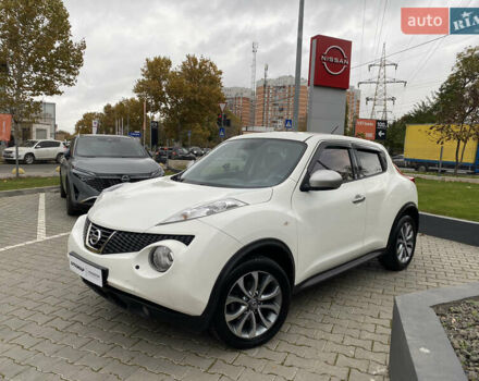 Белый Ниссан Жук, объемом двигателя 1.6 л и пробегом 138 тыс. км за 10500 $, фото 2 на Automoto.ua