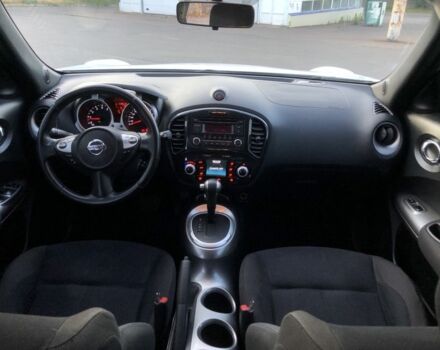 Белый Ниссан Жук, объемом двигателя 1.6 л и пробегом 112 тыс. км за 10000 $, фото 12 на Automoto.ua