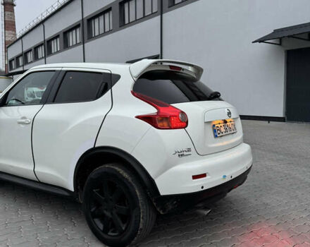 Белый Ниссан Жук, объемом двигателя 1.5 л и пробегом 195 тыс. км за 9500 $, фото 4 на Automoto.ua