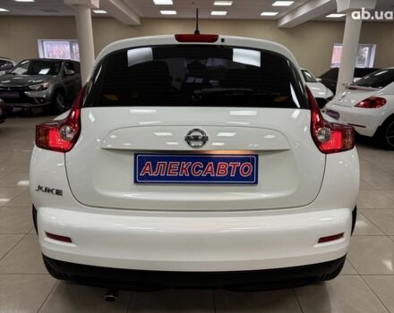 Белый Ниссан Жук, объемом двигателя 0 л и пробегом 141 тыс. км за 10900 $, фото 3 на Automoto.ua