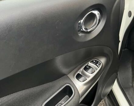 Белый Ниссан Жук, объемом двигателя 1.6 л и пробегом 85 тыс. км за 10500 $, фото 7 на Automoto.ua