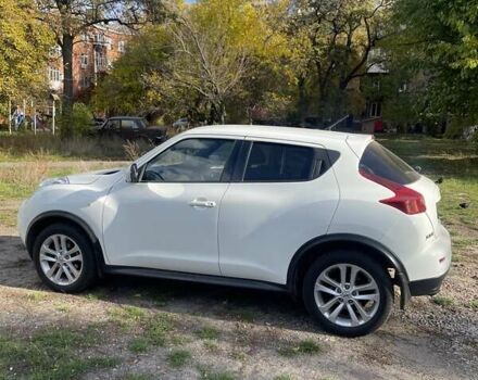 Белый Ниссан Жук, объемом двигателя 1.6 л и пробегом 128 тыс. км за 10000 $, фото 1 на Automoto.ua