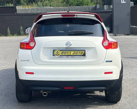 Белый Ниссан Жук, объемом двигателя 1.5 л и пробегом 151 тыс. км за 11000 $, фото 4 на Automoto.ua