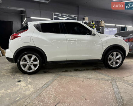 Белый Ниссан Жук, объемом двигателя 1.6 л и пробегом 133 тыс. км за 9800 $, фото 1 на Automoto.ua