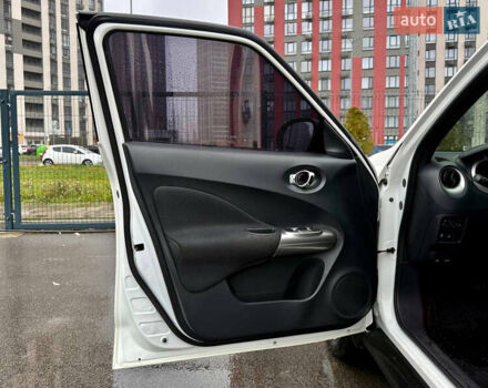 Белый Ниссан Жук, объемом двигателя 1.6 л и пробегом 175 тыс. км за 9500 $, фото 14 на Automoto.ua