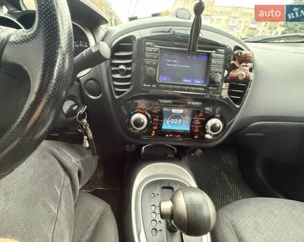 Белый Ниссан Жук, объемом двигателя 0 л и пробегом 218 тыс. км за 10500 $, фото 3 на Automoto.ua