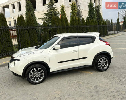 Белый Ниссан Жук, объемом двигателя 1.6 л и пробегом 86 тыс. км за 12700 $, фото 1 на Automoto.ua