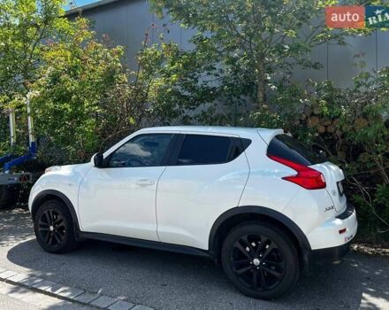 Белый Ниссан Жук, объемом двигателя 1.6 л и пробегом 170 тыс. км за 11000 $, фото 4 на Automoto.ua