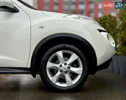 Белый Ниссан Жук, объемом двигателя 1.6 л и пробегом 175 тыс. км за 9500 $, фото 8 на Automoto.ua