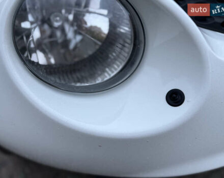 Белый Ниссан Жук, объемом двигателя 1.6 л и пробегом 133 тыс. км за 9800 $, фото 12 на Automoto.ua