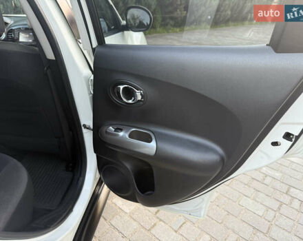 Белый Ниссан Жук, объемом двигателя 1.6 л и пробегом 137 тыс. км за 9600 $, фото 40 на Automoto.ua