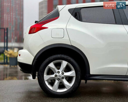 Белый Ниссан Жук, объемом двигателя 1.6 л и пробегом 175 тыс. км за 9500 $, фото 7 на Automoto.ua