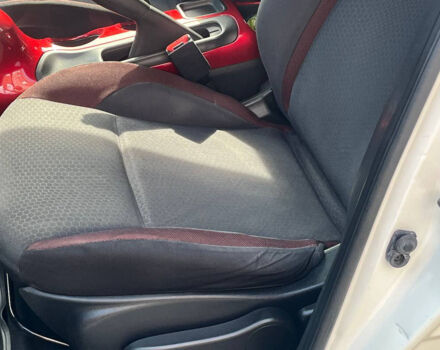 Белый Ниссан Жук, объемом двигателя 1.5 л и пробегом 151 тыс. км за 11000 $, фото 8 на Automoto.ua