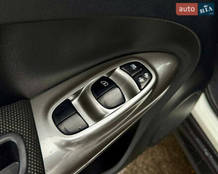 Белый Ниссан Жук, объемом двигателя 1.6 л и пробегом 175 тыс. км за 9500 $, фото 18 на Automoto.ua