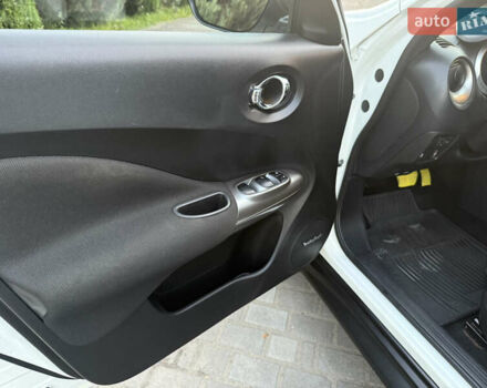 Белый Ниссан Жук, объемом двигателя 1.6 л и пробегом 137 тыс. км за 9600 $, фото 19 на Automoto.ua