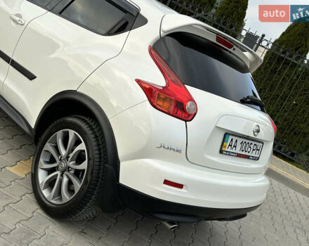 Белый Ниссан Жук, объемом двигателя 1.6 л и пробегом 86 тыс. км за 12700 $, фото 2 на Automoto.ua