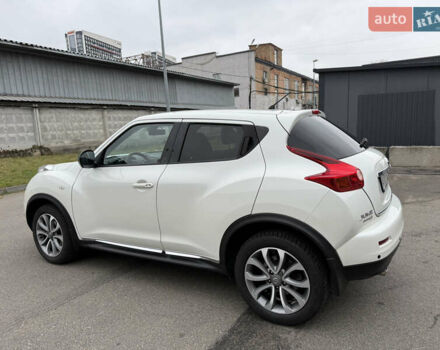 Белый Ниссан Жук, объемом двигателя 1.6 л и пробегом 64 тыс. км за 12700 $, фото 4 на Automoto.ua