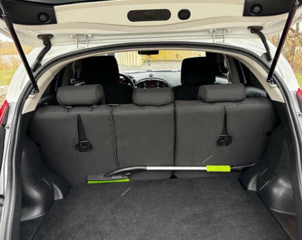 Белый Ниссан Жук, объемом двигателя 1.6 л и пробегом 92 тыс. км за 12999 $, фото 9 на Automoto.ua