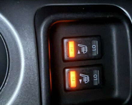 Белый Ниссан Жук, объемом двигателя 1.6 л и пробегом 133 тыс. км за 9800 $, фото 14 на Automoto.ua