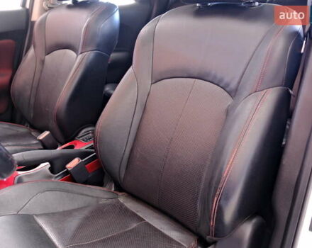 Белый Ниссан Жук, объемом двигателя 1.6 л и пробегом 117 тыс. км за 11400 $, фото 31 на Automoto.ua