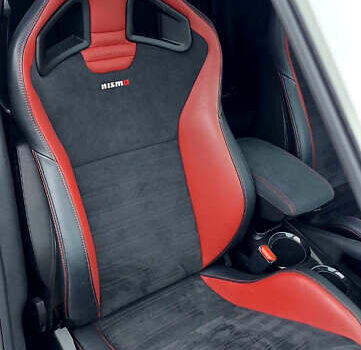 Белый Ниссан Жук, объемом двигателя 1.62 л и пробегом 180 тыс. км за 10950 $, фото 4 на Automoto.ua