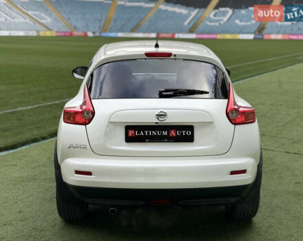 Белый Ниссан Жук, объемом двигателя 1.6 л и пробегом 55 тыс. км за 13300 $, фото 10 на Automoto.ua