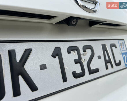 Белый Ниссан Жук, объемом двигателя 1.5 л и пробегом 240 тыс. км за 10950 $, фото 21 на Automoto.ua