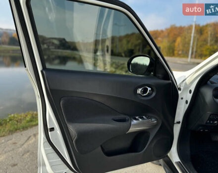 Белый Ниссан Жук, объемом двигателя 1.6 л и пробегом 60 тыс. км за 12999 $, фото 27 на Automoto.ua