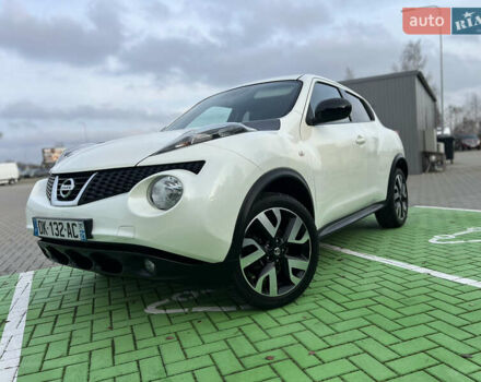 Белый Ниссан Жук, объемом двигателя 1.5 л и пробегом 240 тыс. км за 10950 $, фото 2 на Automoto.ua