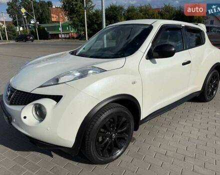 Белый Ниссан Жук, объемом двигателя 1.6 л и пробегом 72 тыс. км за 11490 $, фото 4 на Automoto.ua