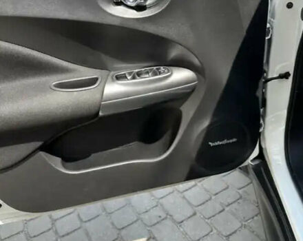 Белый Ниссан Жук, объемом двигателя 1.62 л и пробегом 155 тыс. км за 12500 $, фото 3 на Automoto.ua