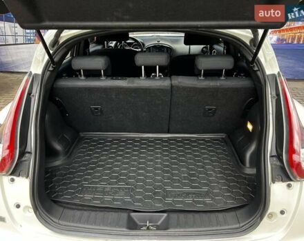 Белый Ниссан Жук, объемом двигателя 1.6 л и пробегом 152 тыс. км за 9857 $, фото 8 на Automoto.ua