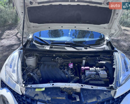 Белый Ниссан Жук, объемом двигателя 1.6 л и пробегом 100 тыс. км за 13900 $, фото 10 на Automoto.ua