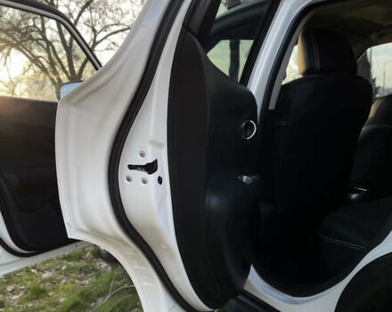 Белый Ниссан Жук, объемом двигателя 1.6 л и пробегом 44 тыс. км за 15750 $, фото 30 на Automoto.ua