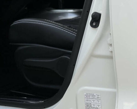 Белый Ниссан Жук, объемом двигателя 1.6 л и пробегом 44 тыс. км за 15750 $, фото 28 на Automoto.ua