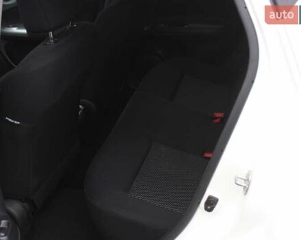 Белый Ниссан Жук, объемом двигателя 1.6 л и пробегом 72 тыс. км за 13999 $, фото 23 на Automoto.ua