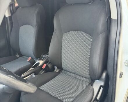 Белый Ниссан Жук, объемом двигателя 1.6 л и пробегом 65 тыс. км за 12000 $, фото 14 на Automoto.ua