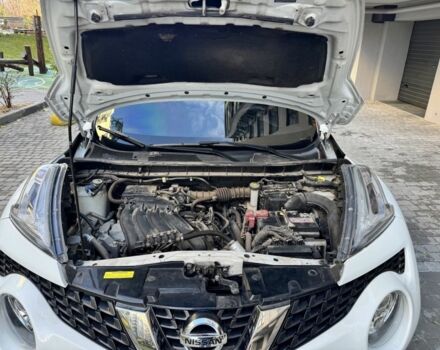 Белый Ниссан Жук, объемом двигателя 1.6 л и пробегом 65 тыс. км за 12000 $, фото 10 на Automoto.ua