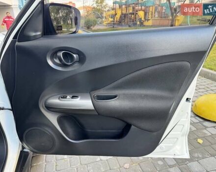 Белый Ниссан Жук, объемом двигателя 1.6 л и пробегом 65 тыс. км за 12000 $, фото 27 на Automoto.ua