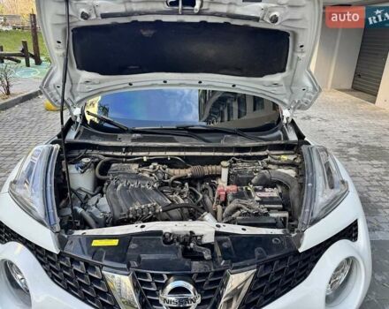 Белый Ниссан Жук, объемом двигателя 1.6 л и пробегом 65 тыс. км за 12000 $, фото 29 на Automoto.ua