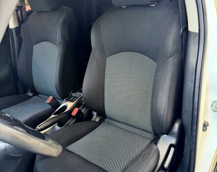 Белый Ниссан Жук, объемом двигателя 1.6 л и пробегом 65 тыс. км за 12000 $, фото 10 на Automoto.ua