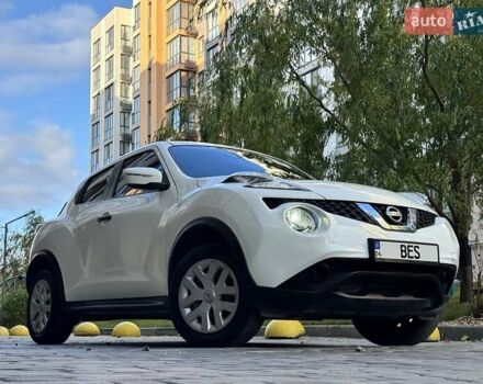 Белый Ниссан Жук, объемом двигателя 1.6 л и пробегом 65 тыс. км за 12000 $, фото 7 на Automoto.ua