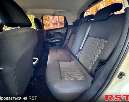 Белый Ниссан Жук, объемом двигателя 1.6 л и пробегом 65 тыс. км за 12000 $, фото 12 на Automoto.ua