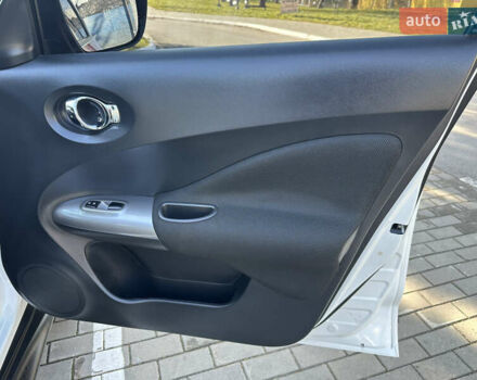 Белый Ниссан Жук, объемом двигателя 1.6 л и пробегом 90 тыс. км за 14500 $, фото 30 на Automoto.ua