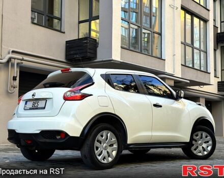 Белый Ниссан Жук, объемом двигателя 1.6 л и пробегом 65 тыс. км за 12000 $, фото 5 на Automoto.ua